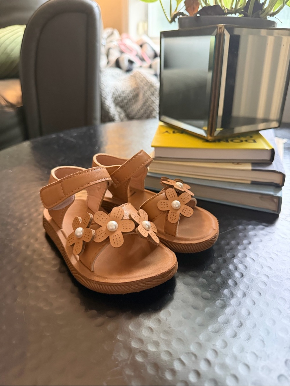 Girls' Brown Flower Pearl Sandals Size 5 to 6